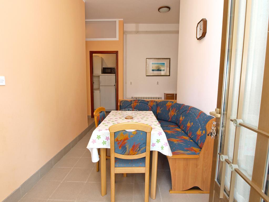 Apartment Rov 894 Medulin Exterior photo