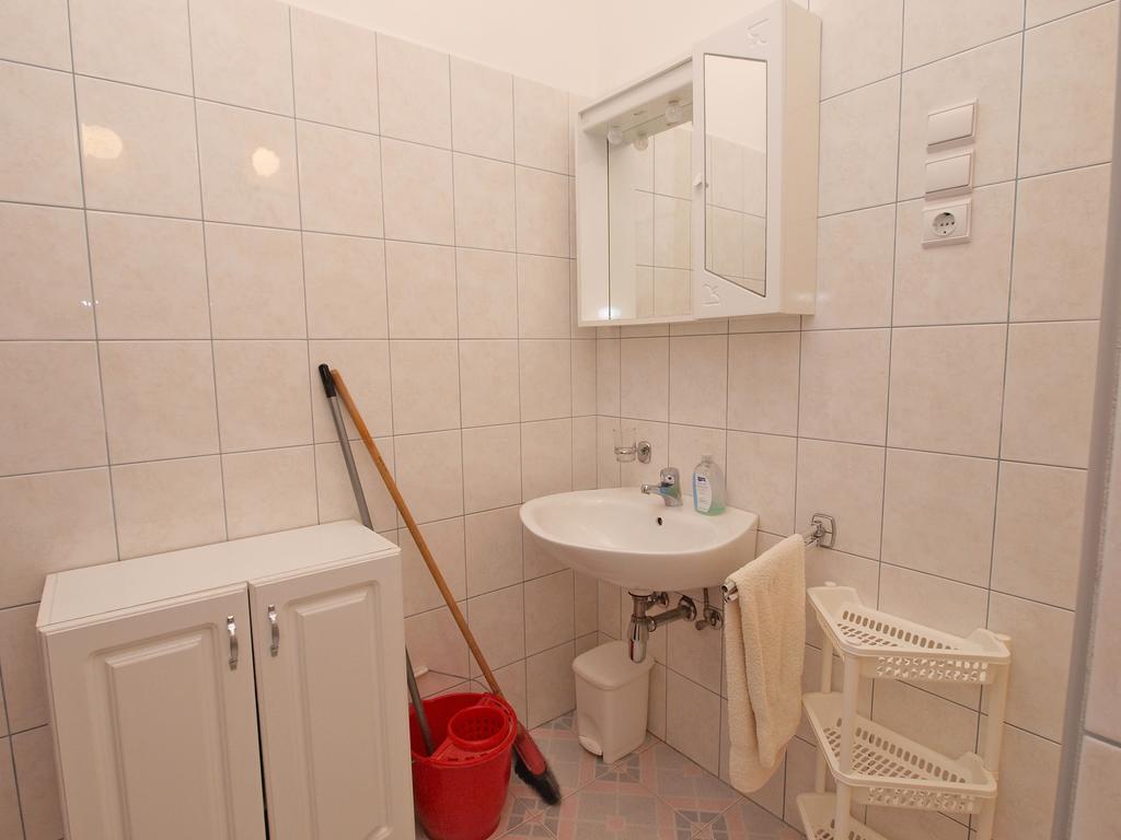 Apartment Rov 894 Medulin Exterior photo