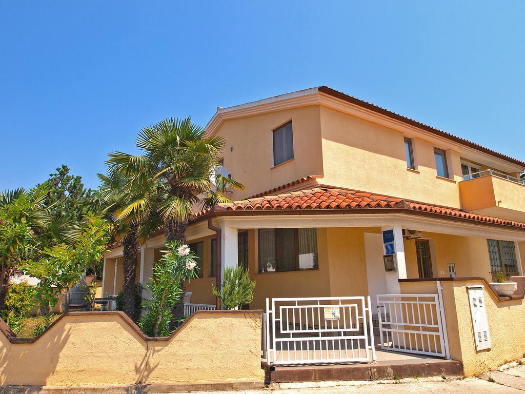 Apartment Rov 894 Medulin Exterior photo